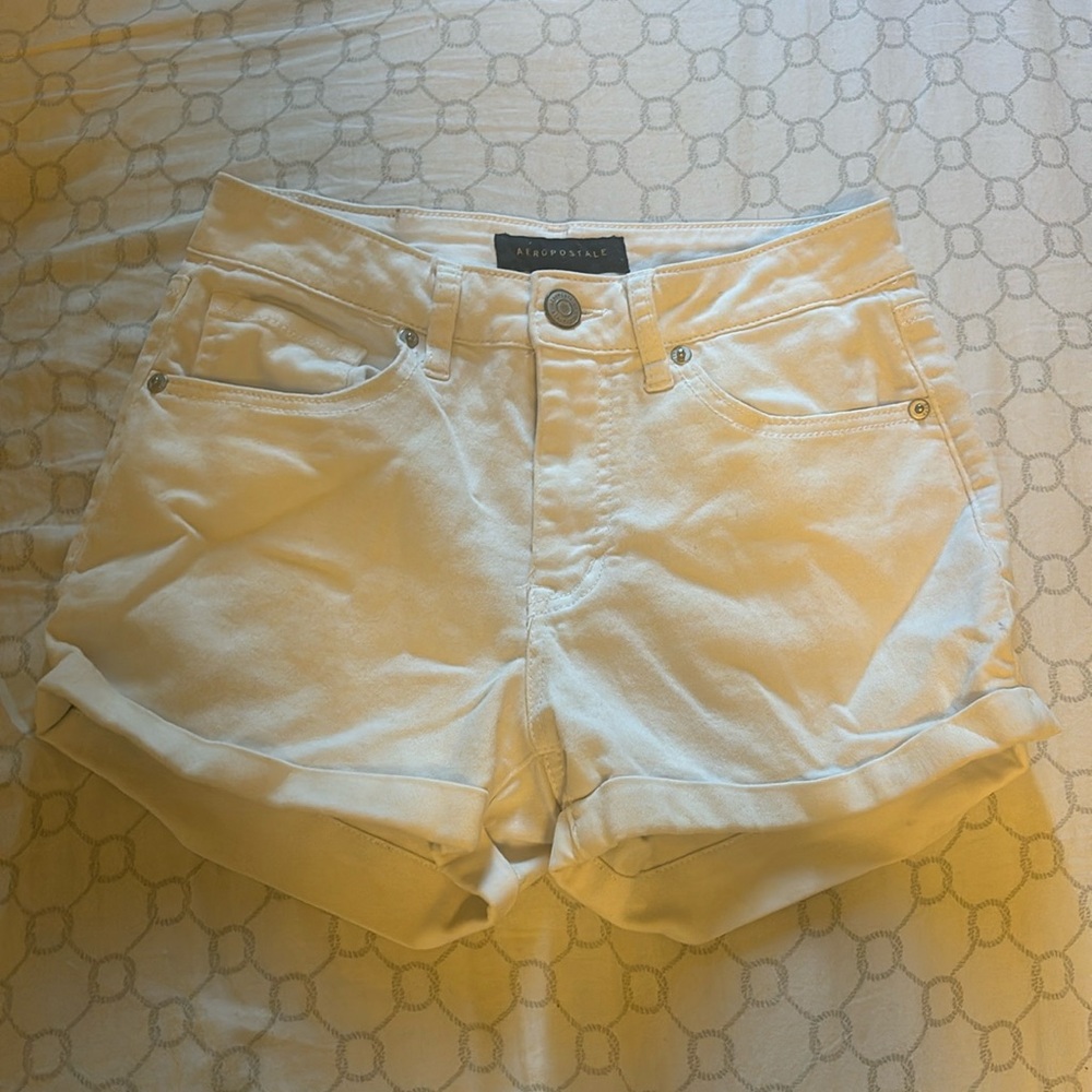 White Aeropostale shorts